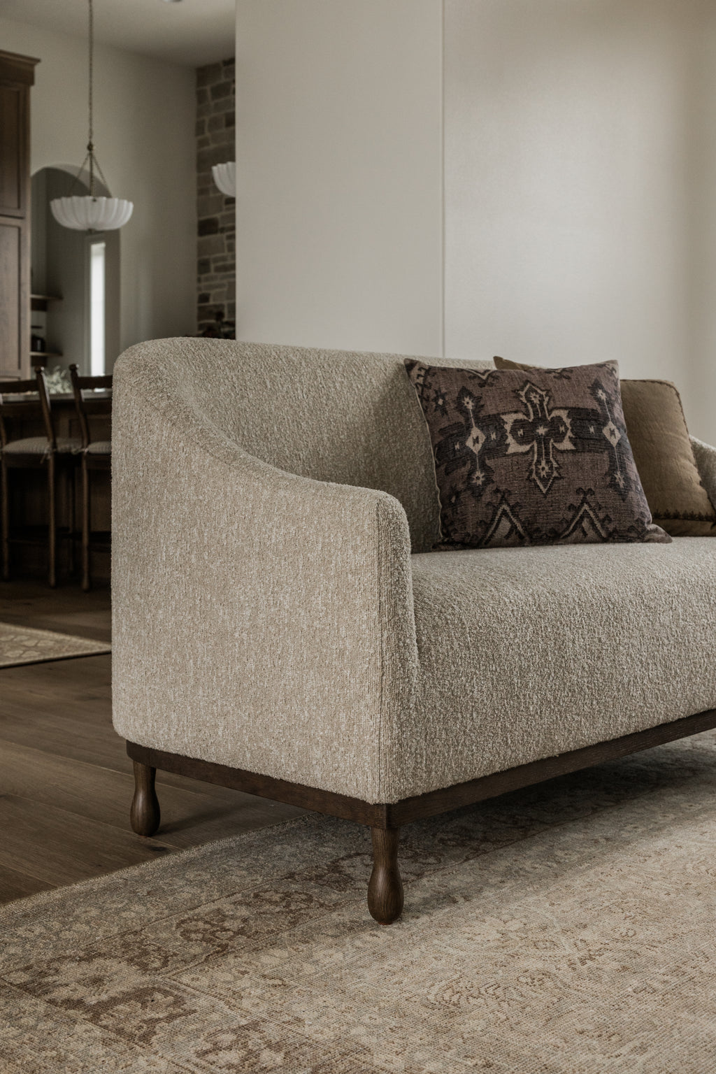 Gavin Settee
