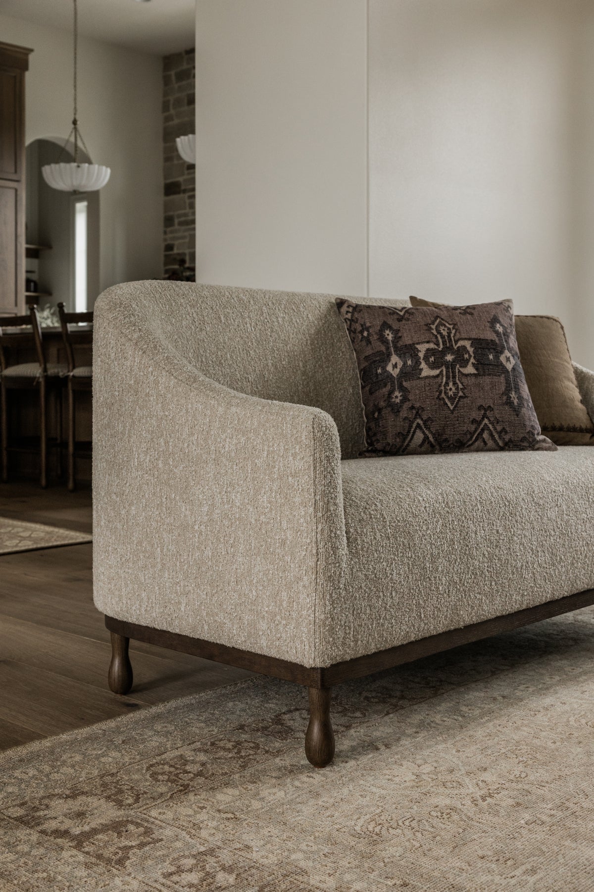 Gavin Settee