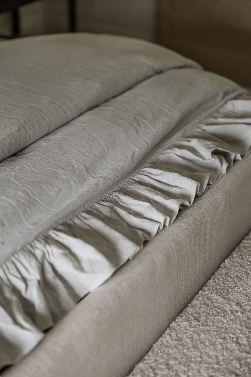 Willowmere Ruffle Linen Duvet
